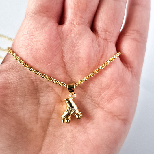 🛼 Collar Patín Retro Brillante | Oro Laminado 18K