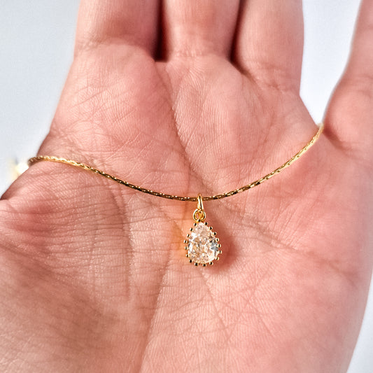 💎 Collar Gota de Luz | Oro Laminado 18K con Circón Brillante