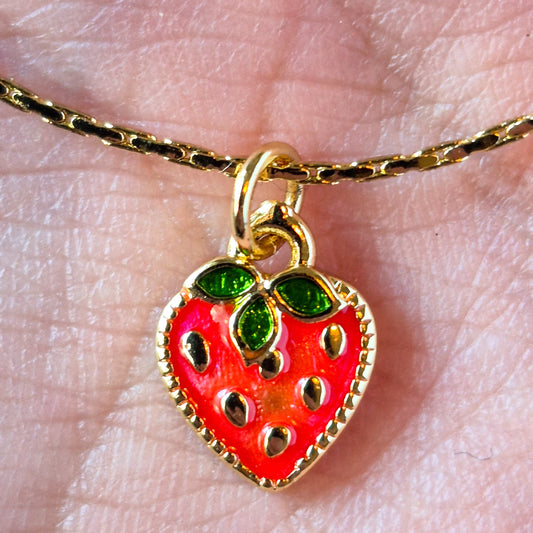 🍓 Collar Frutilla Encantada Oro Laminado 18K